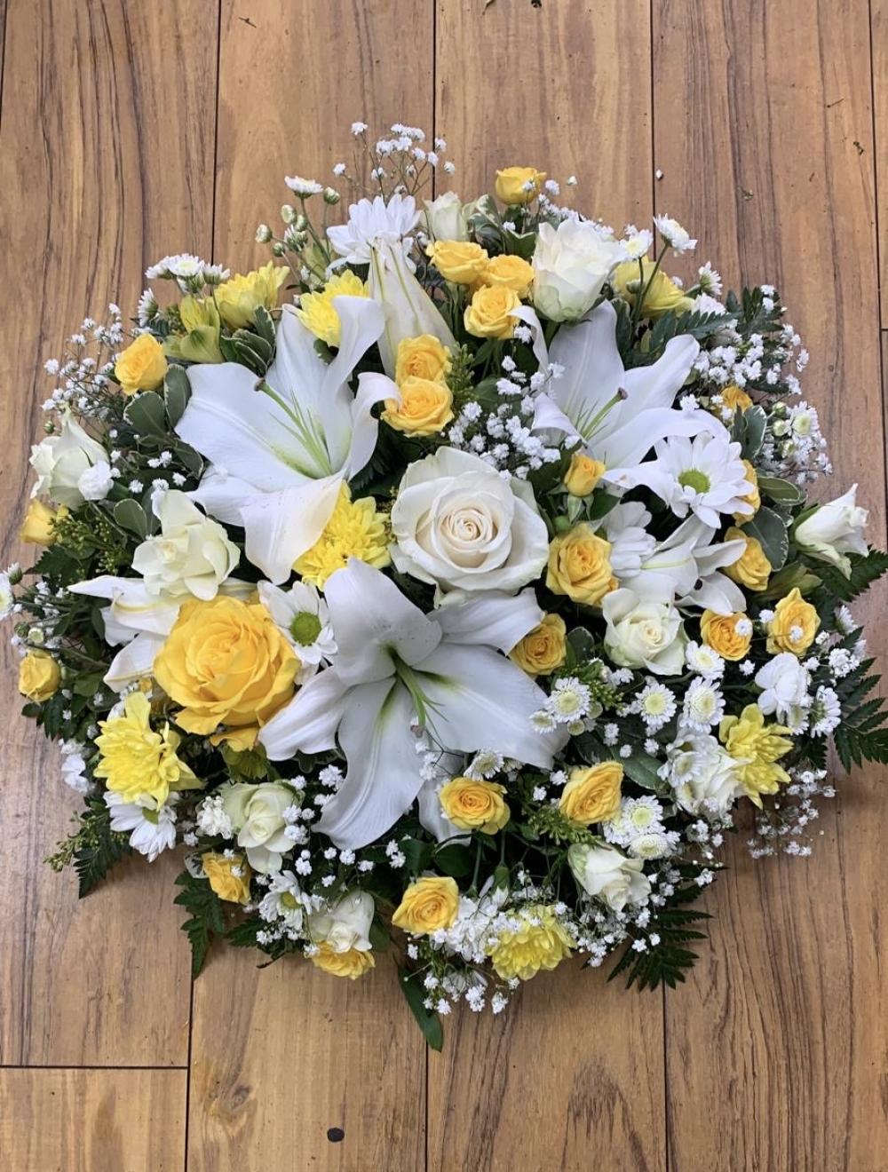 Yellow and white posie