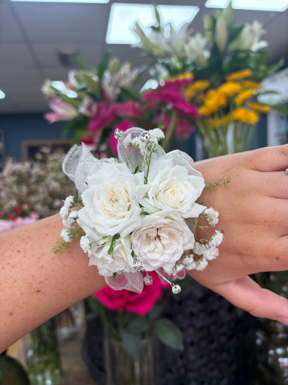 Rose and gyp corsage